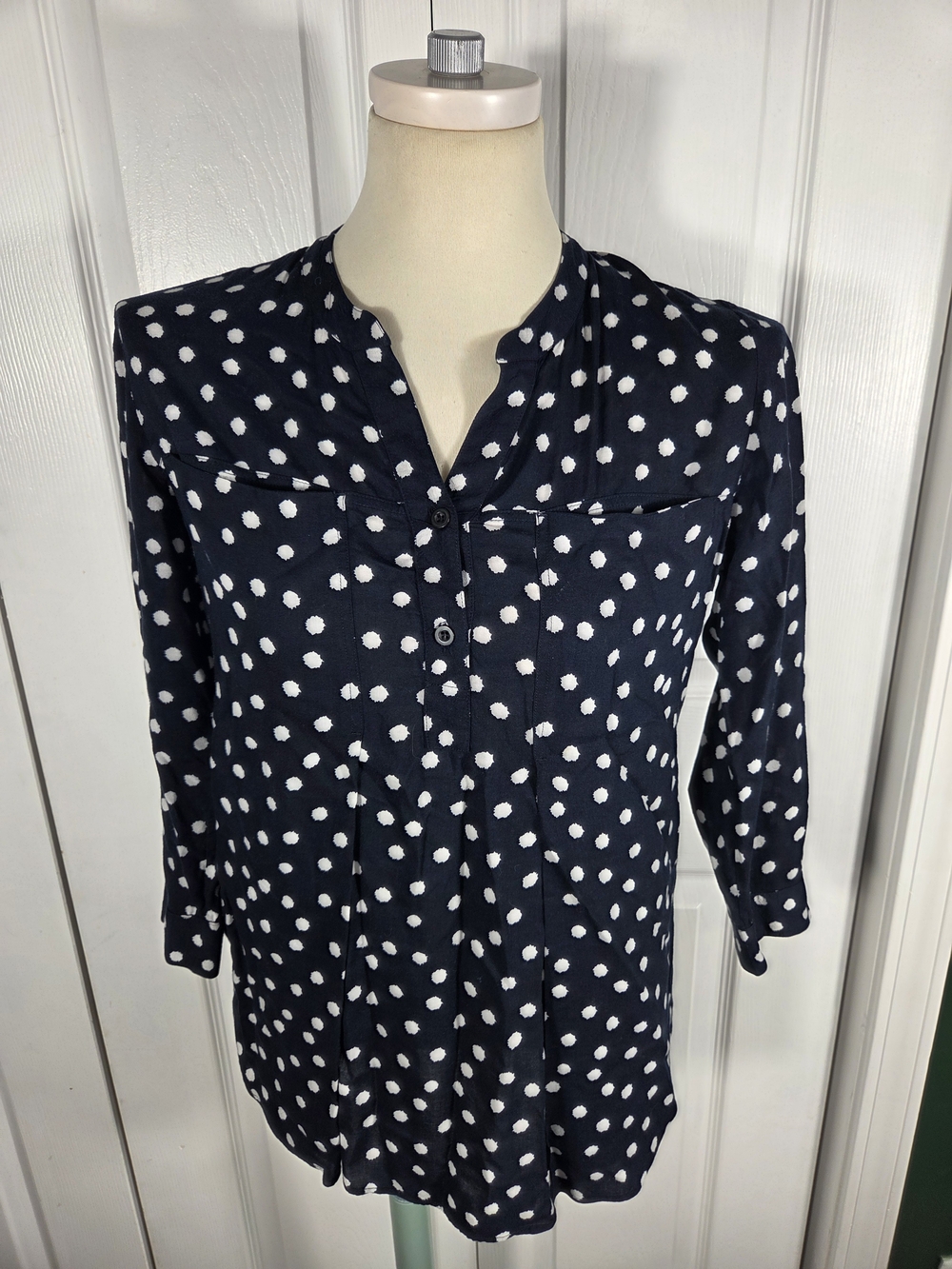 Maeve Anthropologie Brunia Henley Blouse Small Navy White Polka Dot Rayon